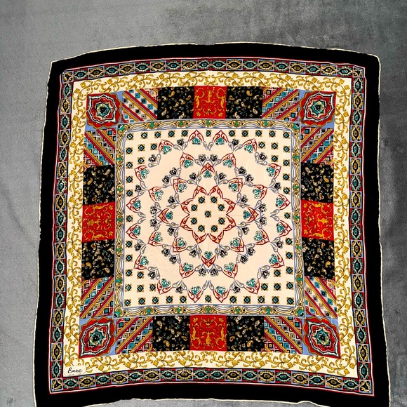 EMRE 100% silk square scarf - Picture 1 of 4